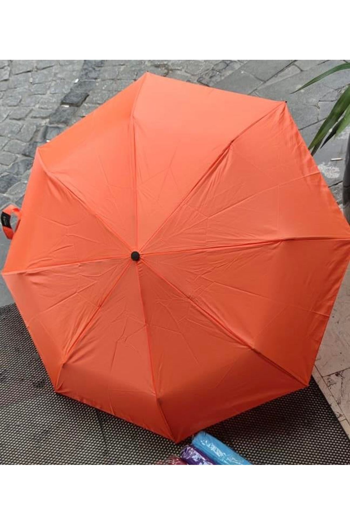 Turuncu Şemsiye